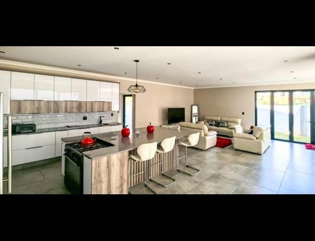 4 BEDROOM HOUSE FOR SALE IN GLEN MARAIS